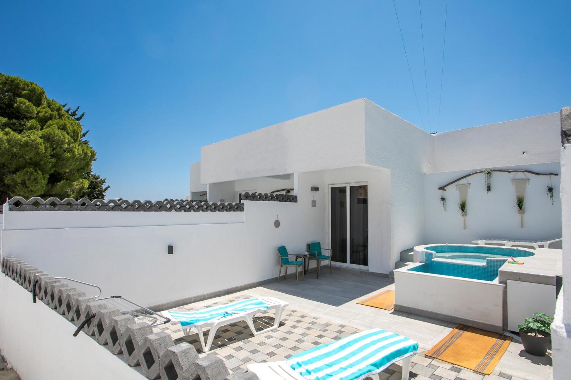 Casa Mikele By Sarikas - Sea Side And -adults Only 2*