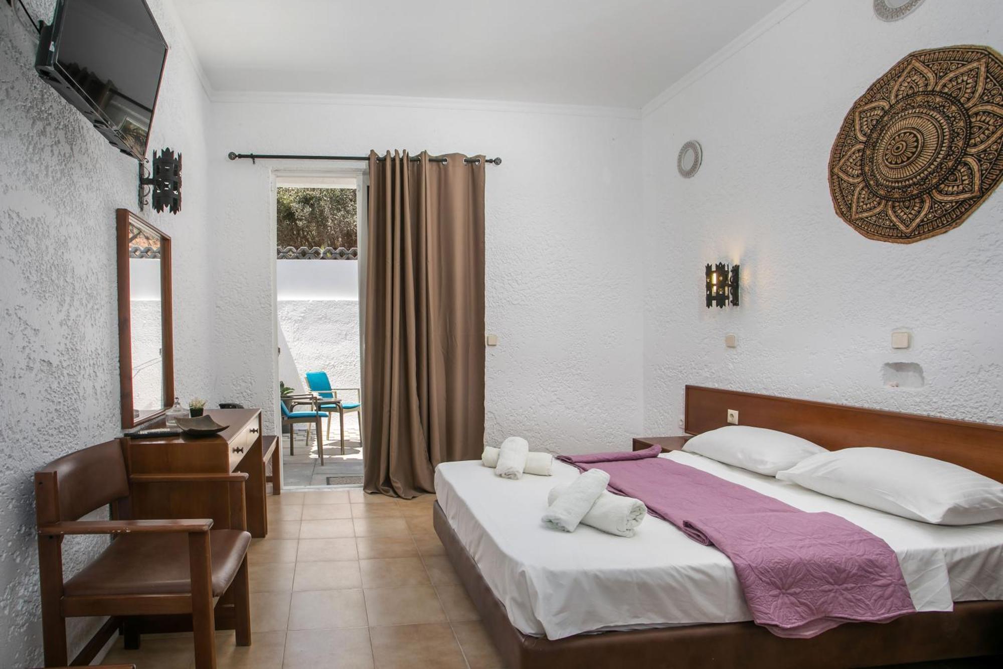 Hotel Ladikos Garden
