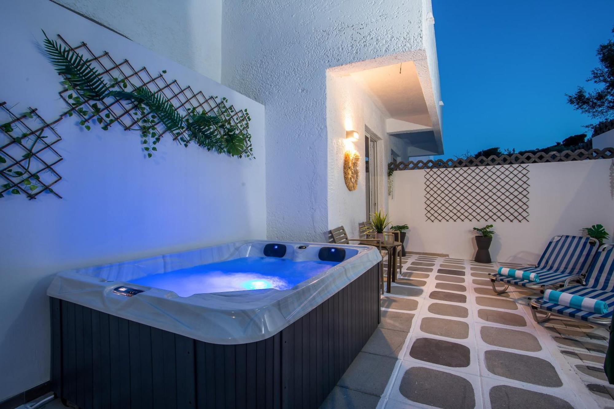 Ladikos Garden Hotel 2*