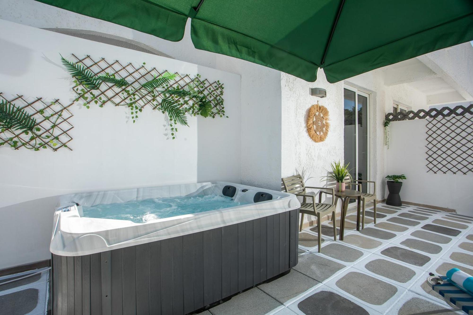 Casa Mikele By Sarikas - Sea Side And -adults Only 2*