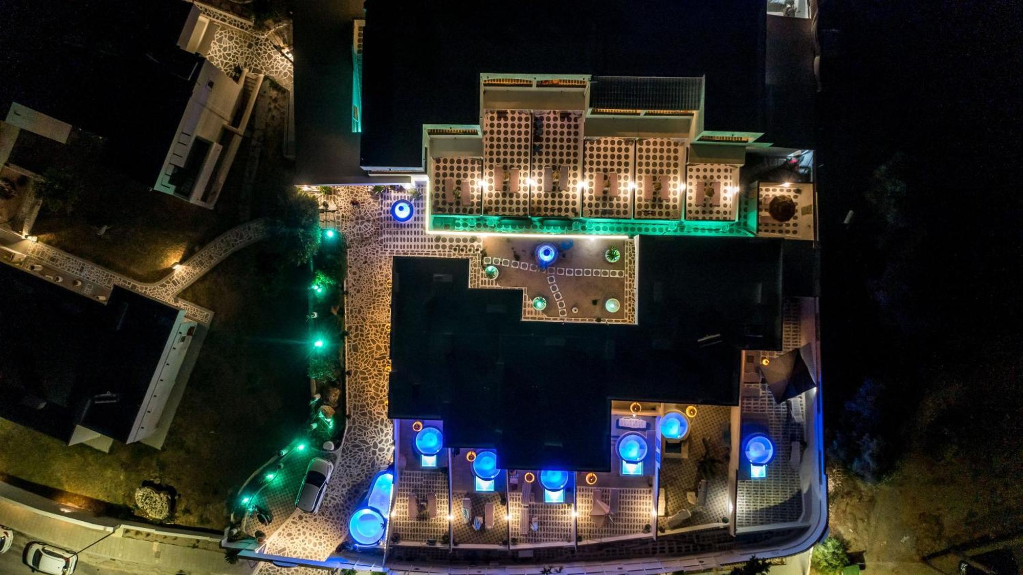 Casa Mikele By Sarikas - Sea Side And -adults Only 2*